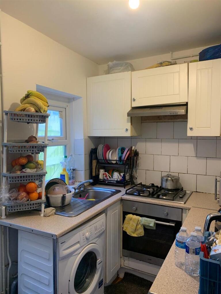 82 Willes Road Kitchen.jpg