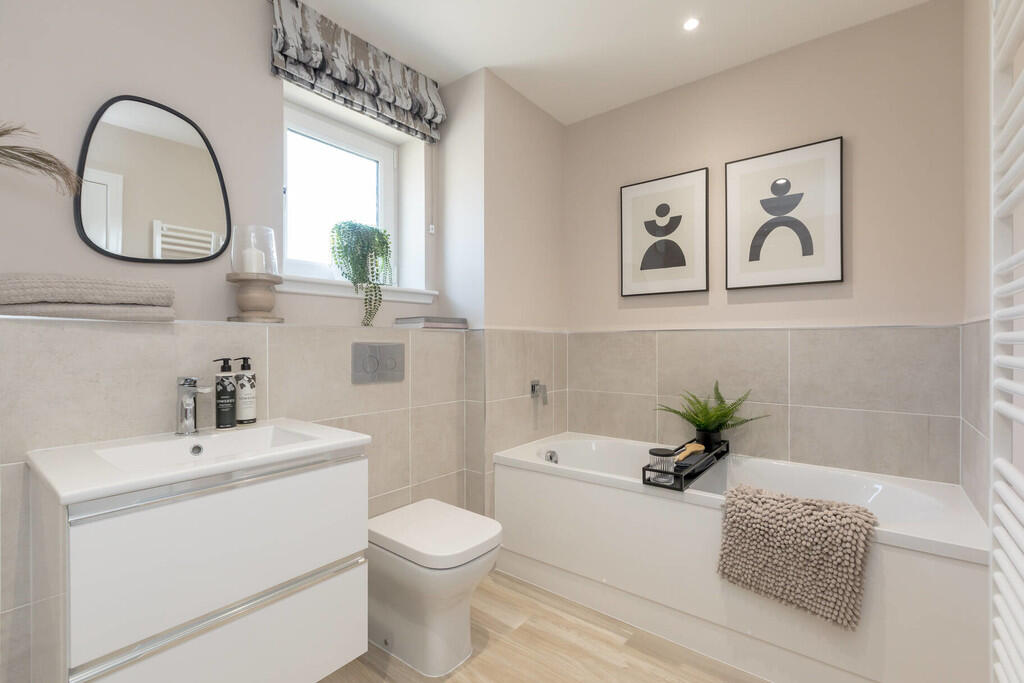 69758_Queenswater...