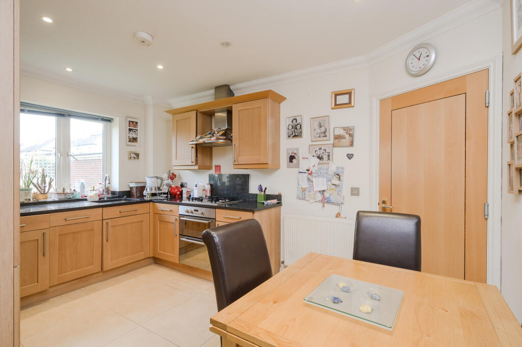 Kitchen Alt