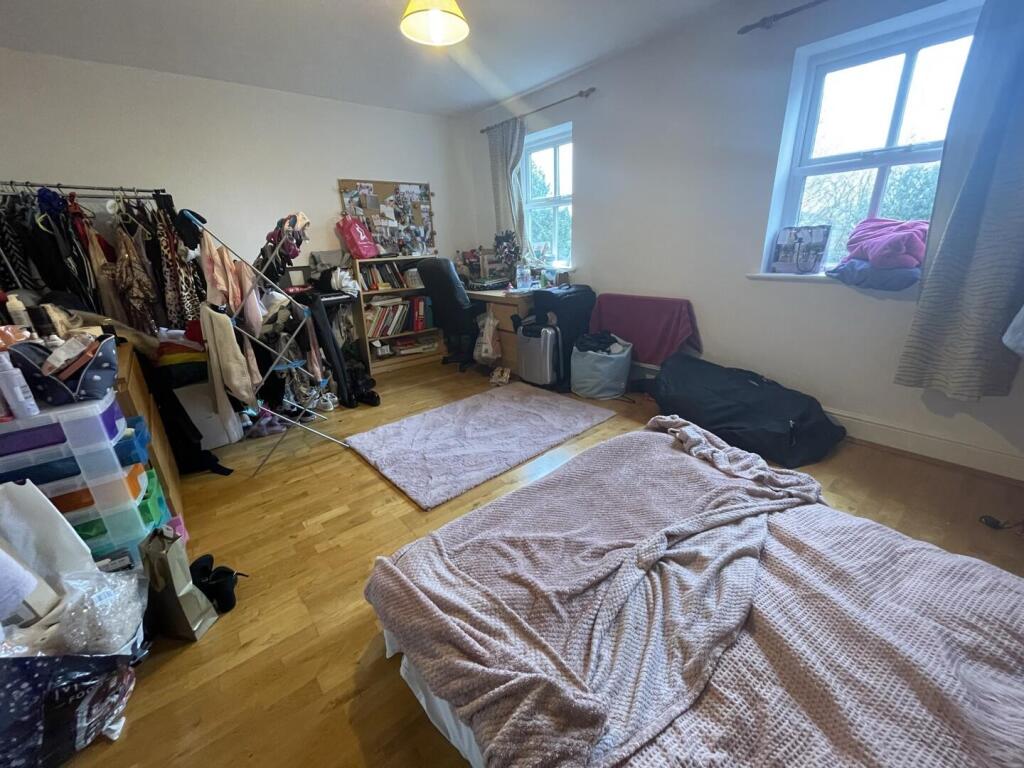 37dr.Room4.jpg