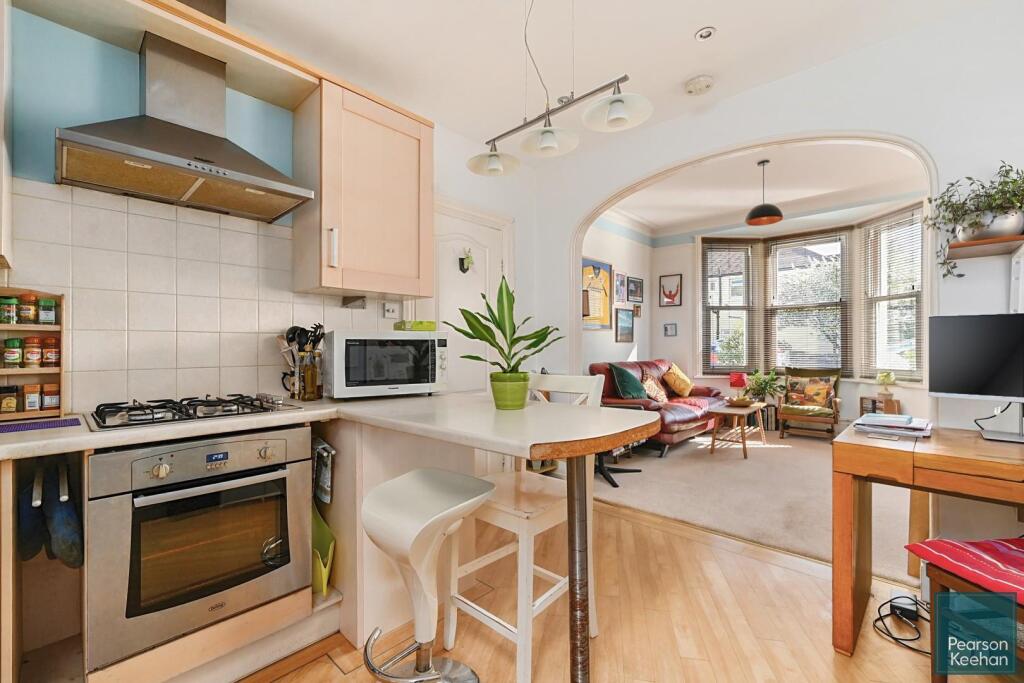 13 Marine Ave. BN3 (10).jpg