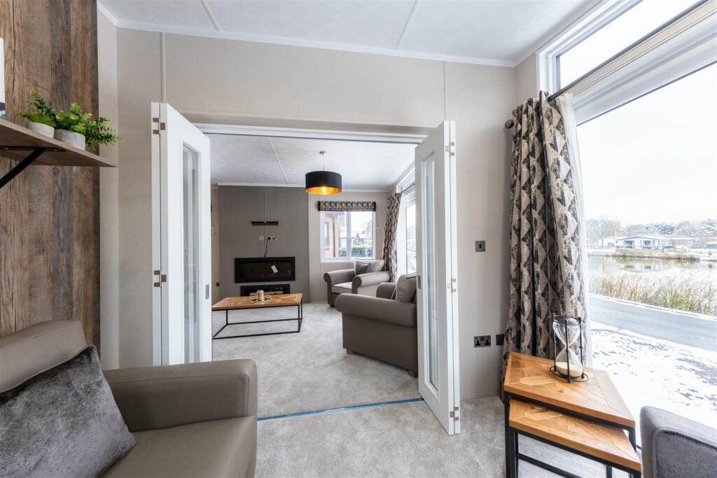 65 Oakmere Country Park-008.JPG