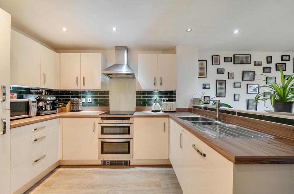 Kitchen / Diner / Family Room