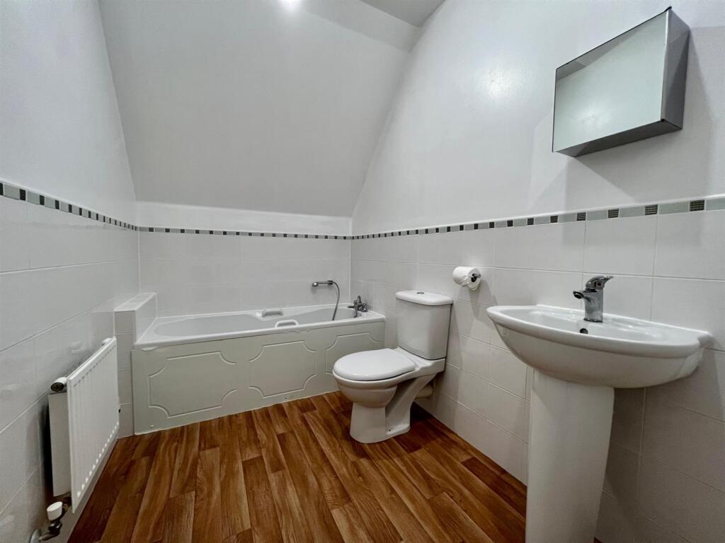 11 croft bathroom.jpg
