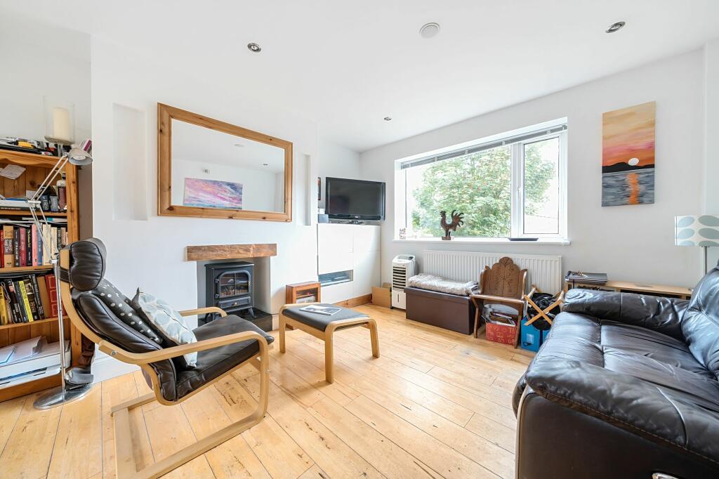 Living Room/Dining Room (2)
