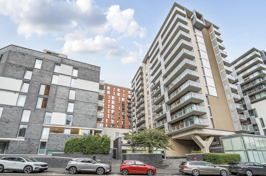 1348546-20-68b9b1...