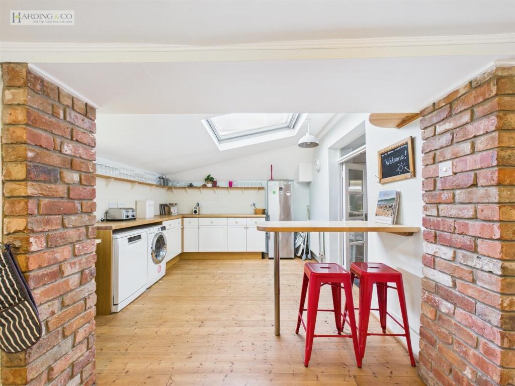 Kiotchen breakfast room iv.jpg