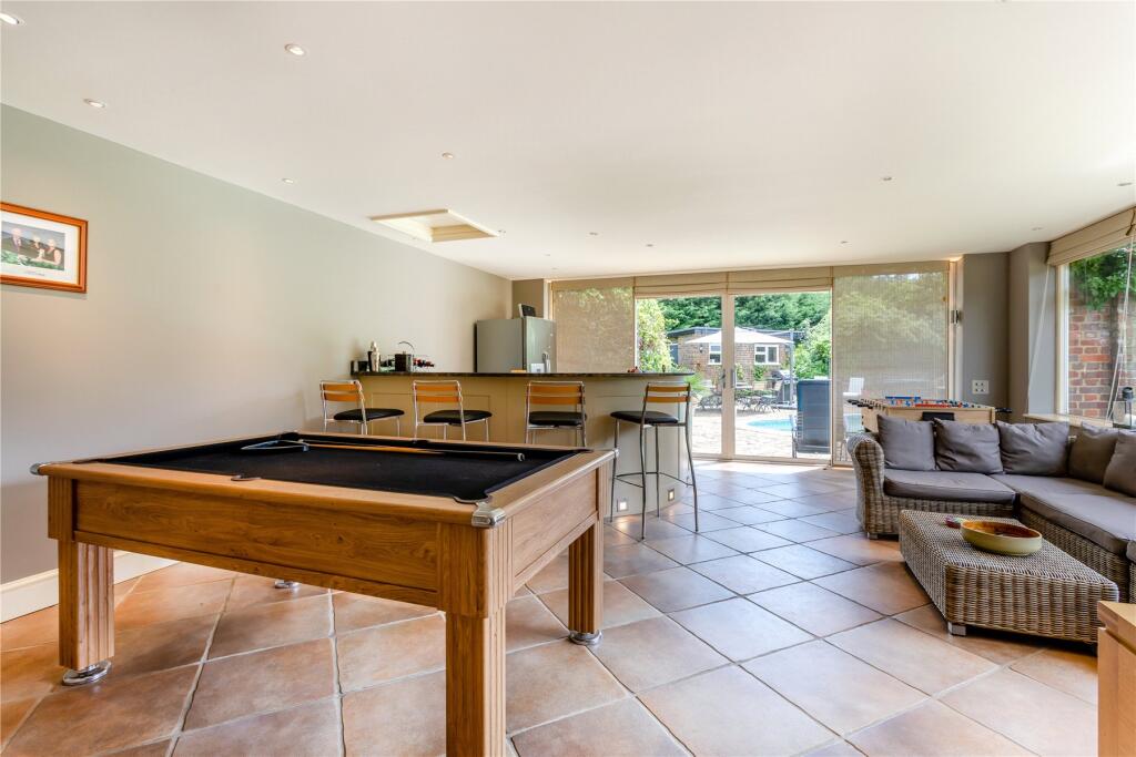 Bar / Games Room