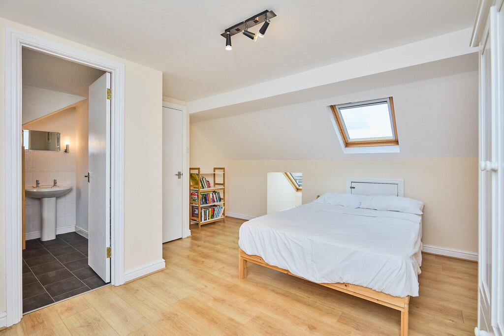 Edward Knight 202...