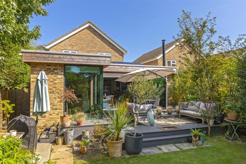 3 Ryecroft Gardens_21.JPG