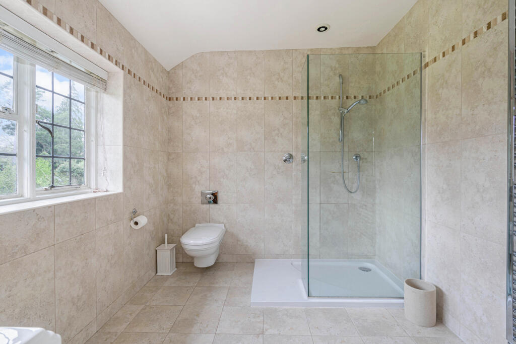 Bed 1 Ensuite