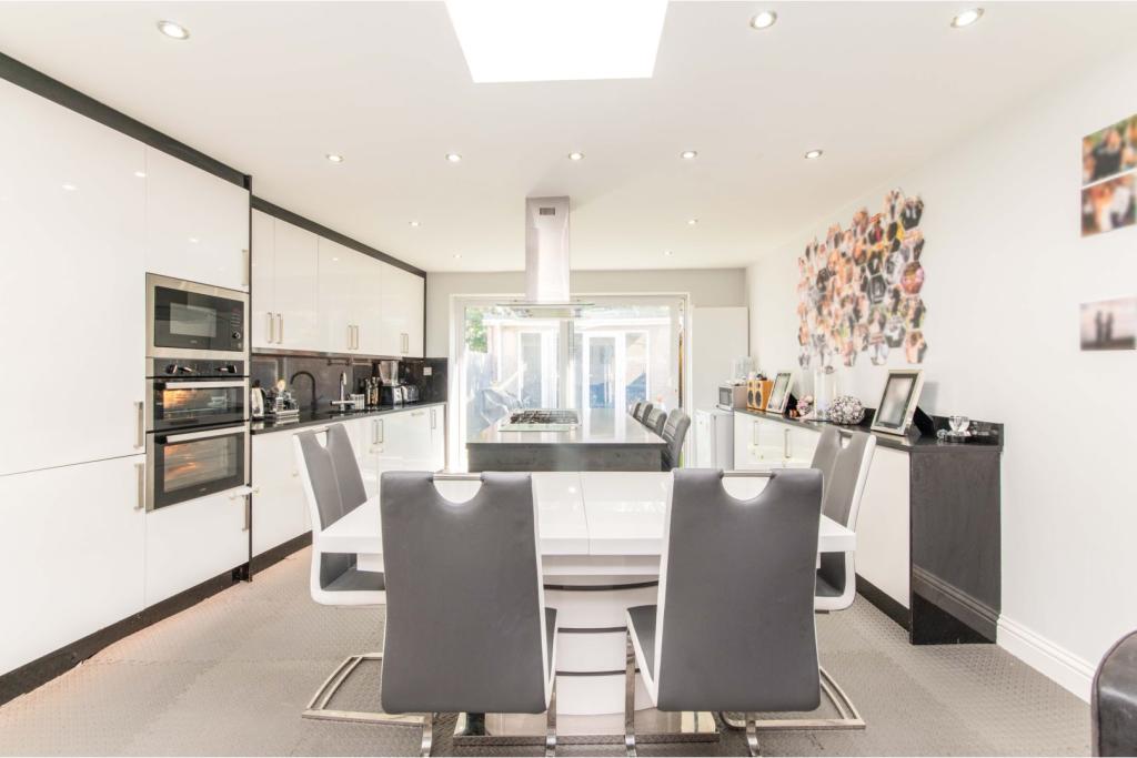Kitchen/Breakfast