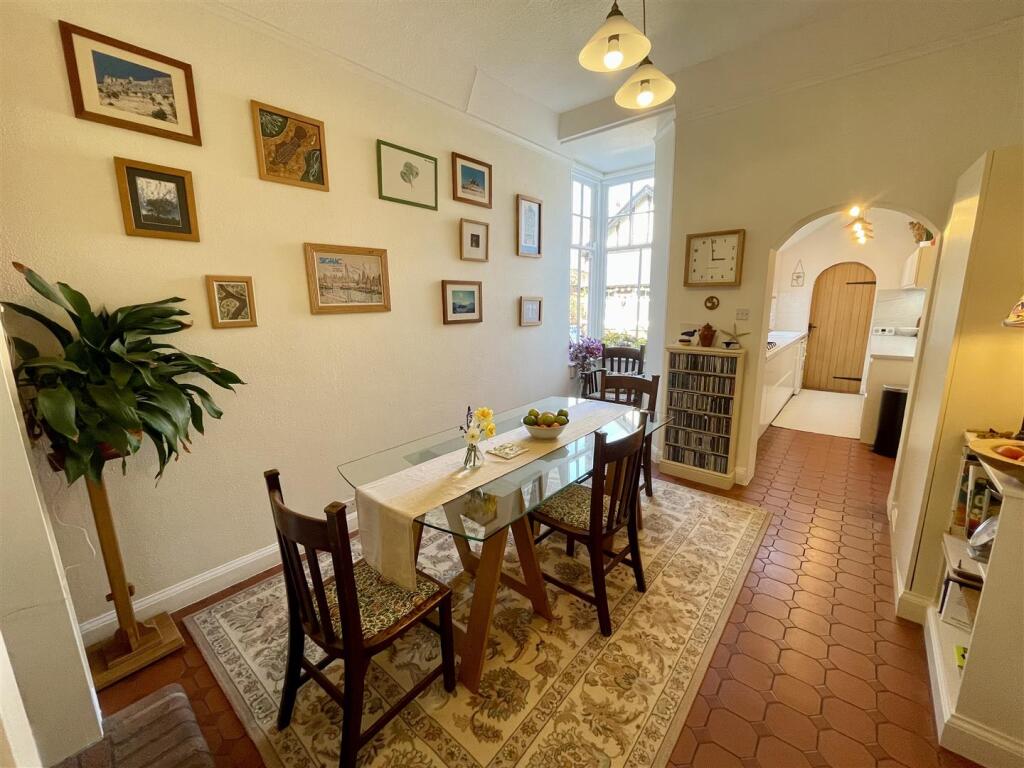 Breakfast Room