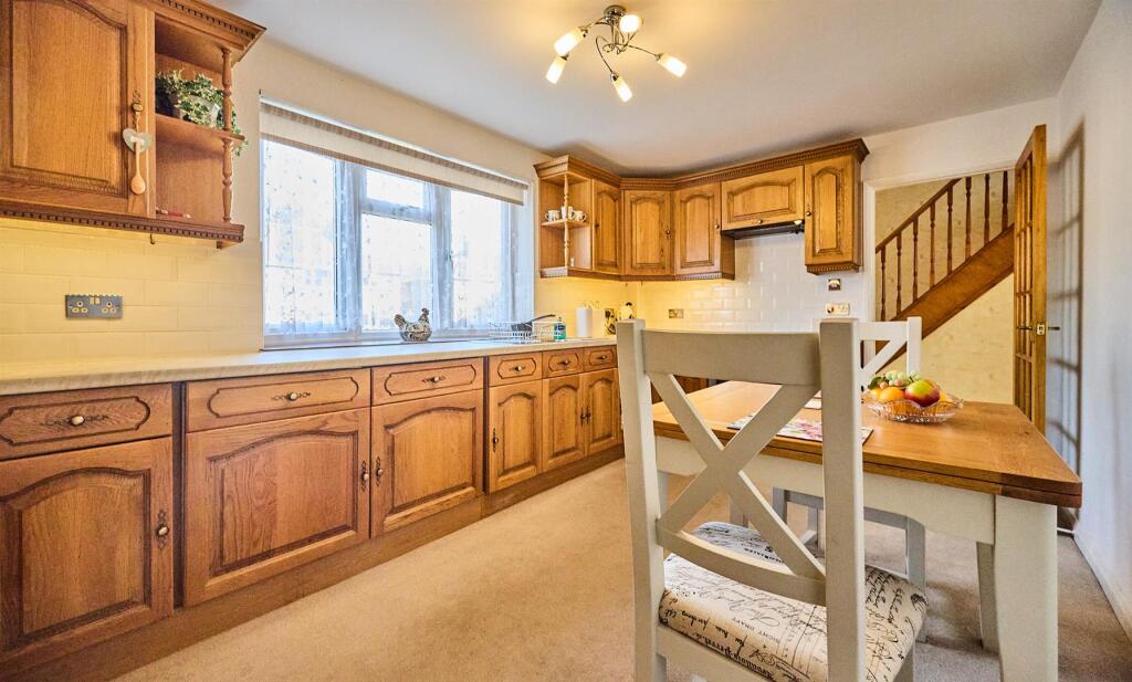 Front Fitted Dining/Kitchen