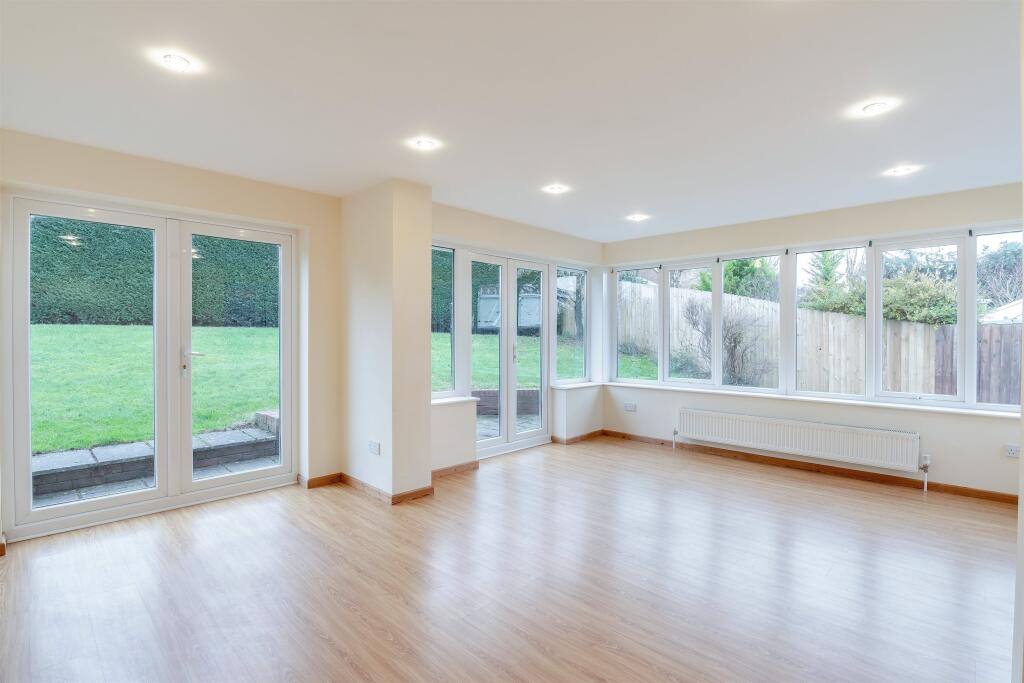 Maddox Close, Osbaston, Monmouth