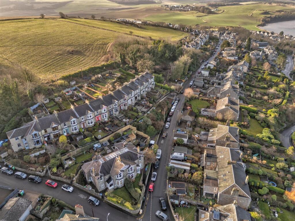 14 Hill Crescent Wormit (2).JPG