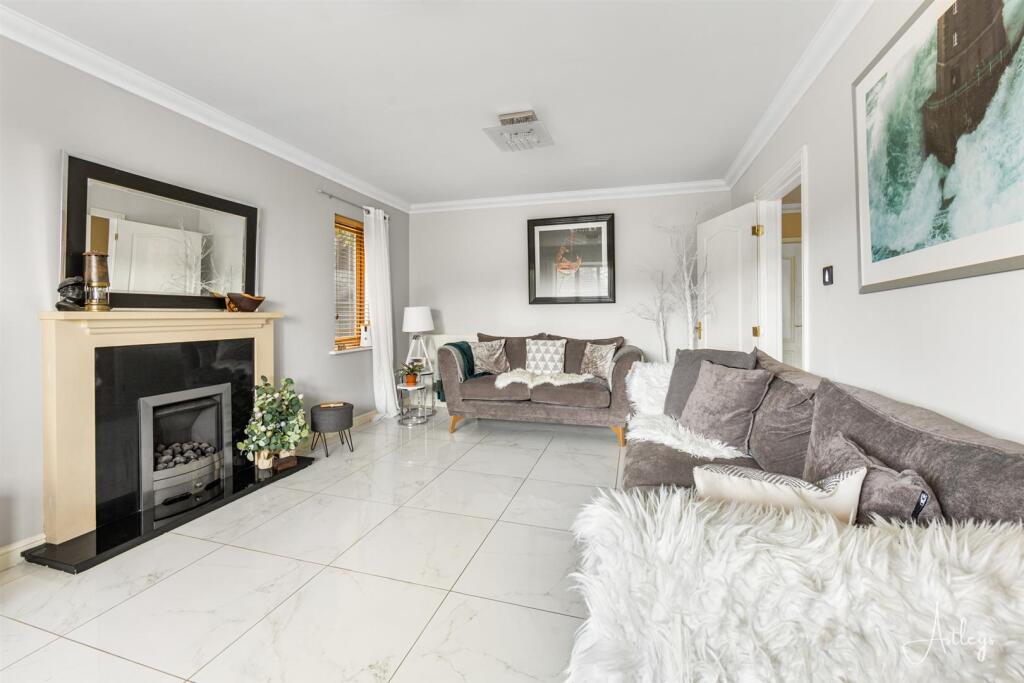 Another Aspect Of The Lounge