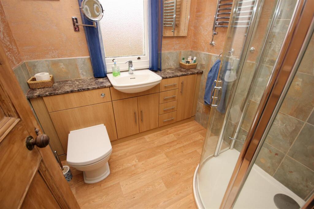 Shower Room.jpg
