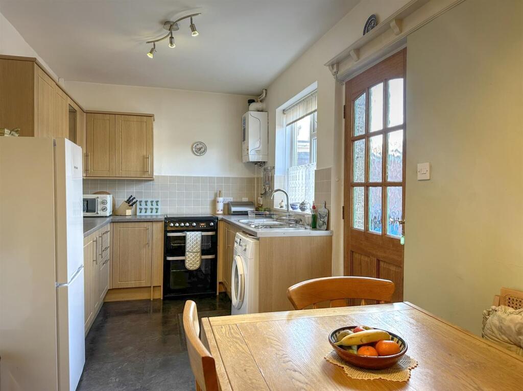 KITCHEN DINER