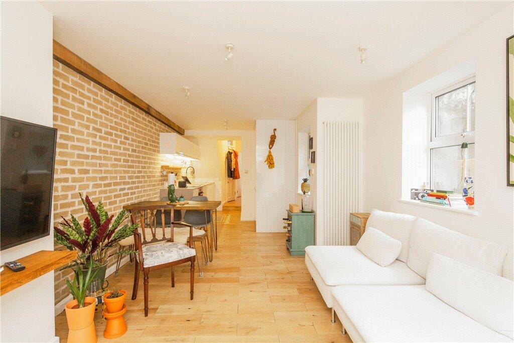 Lounge Kitchen