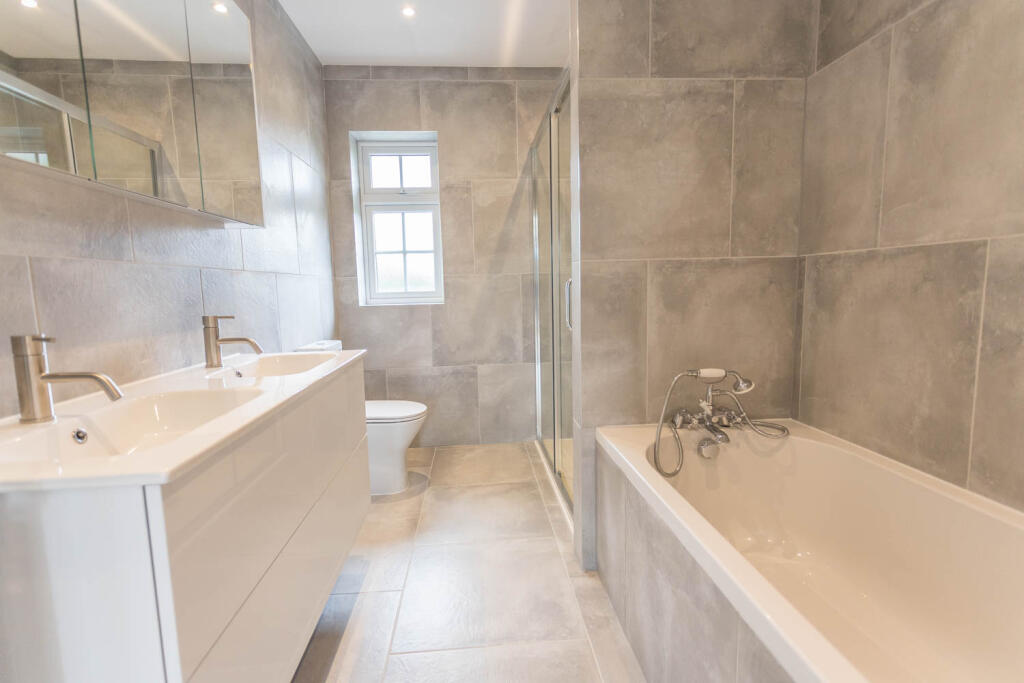 En- Suite Bathroom Room
