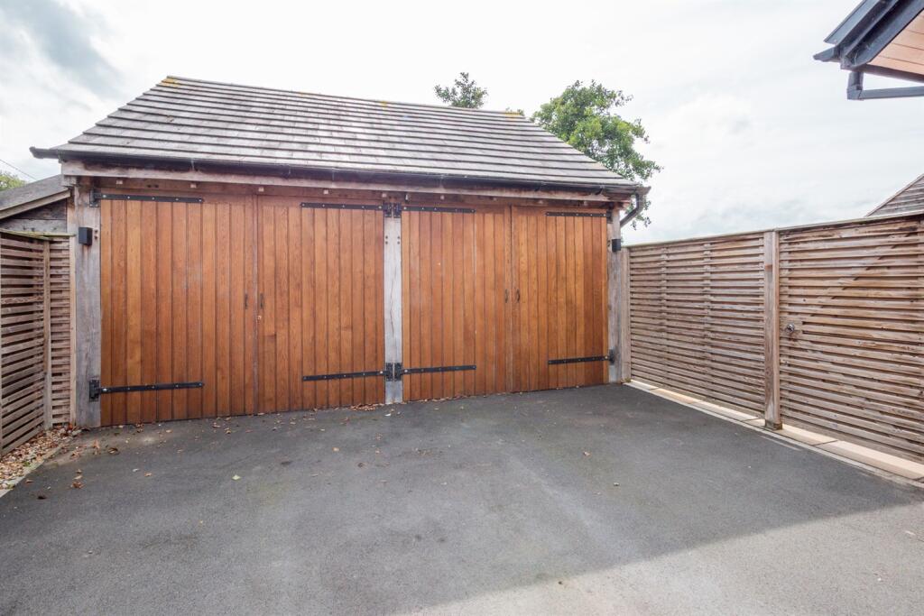 Detached Double Gara