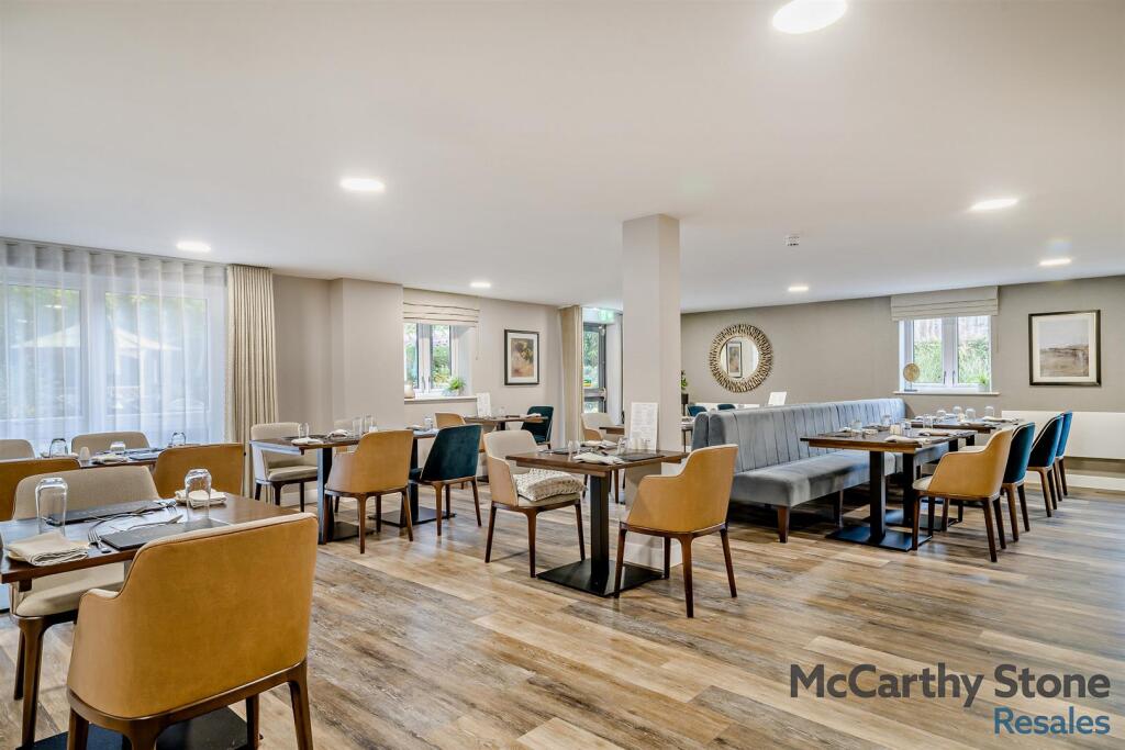 Dining Area/Bistro
