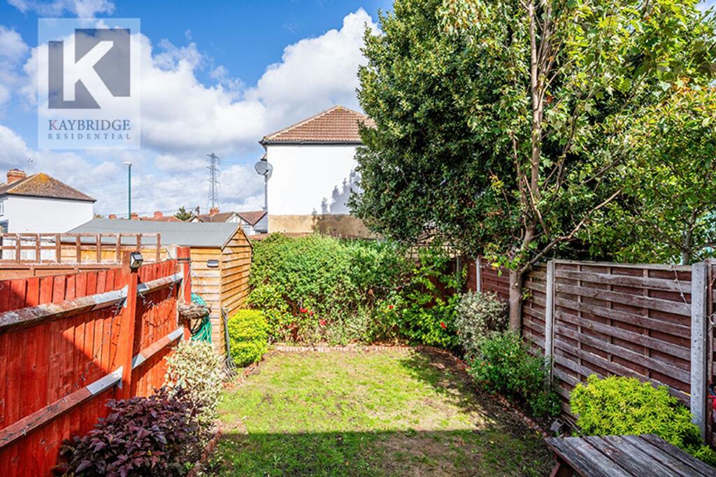 Charminster Road, Worcester Park - KT4 8PS