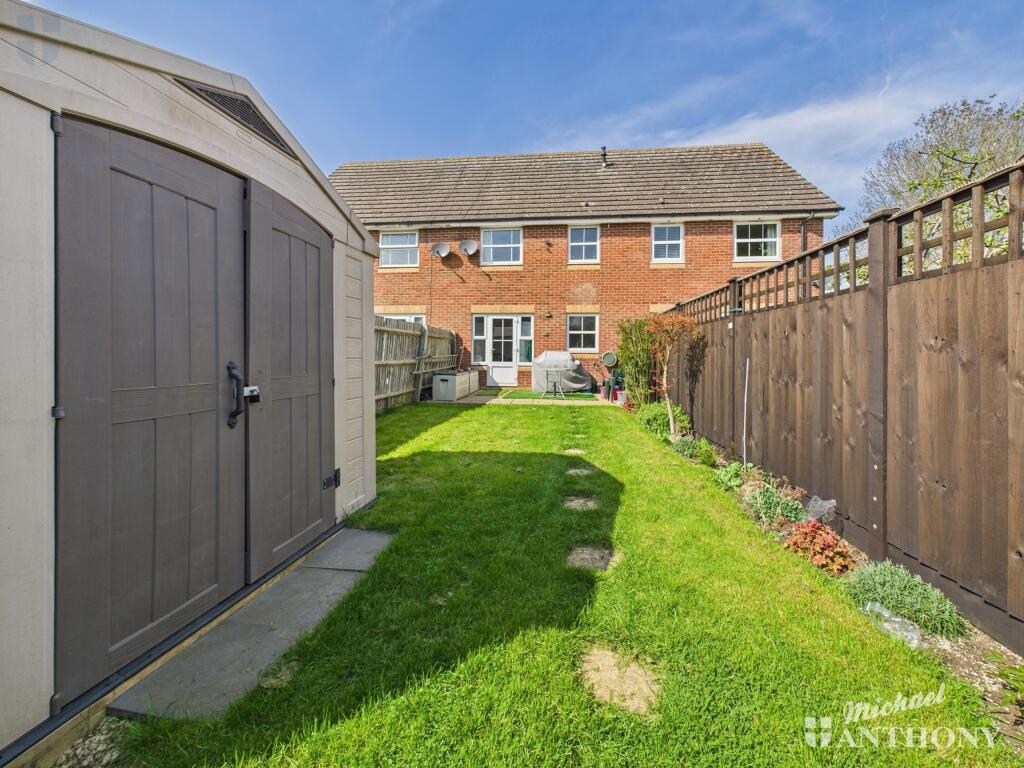 CAM03852G0-PR0240-STILL017