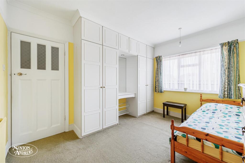 8 Royal Gardens-16.jpg