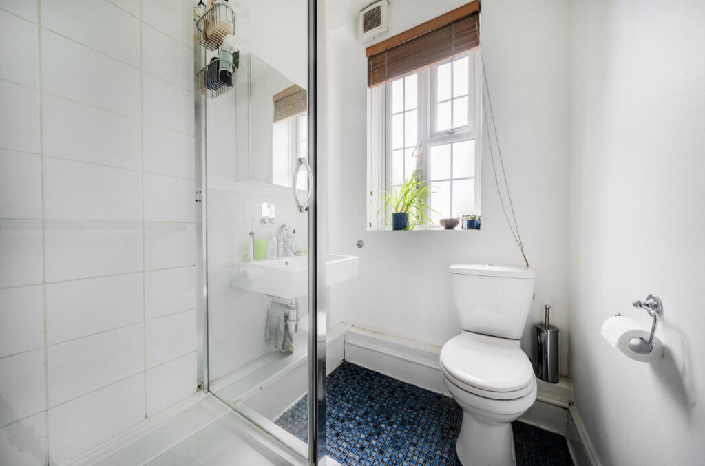 1302097-7-6839cec...