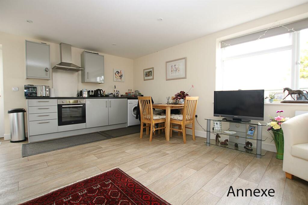 IMG_0311 KITCHEN - ANNEXE.jpg