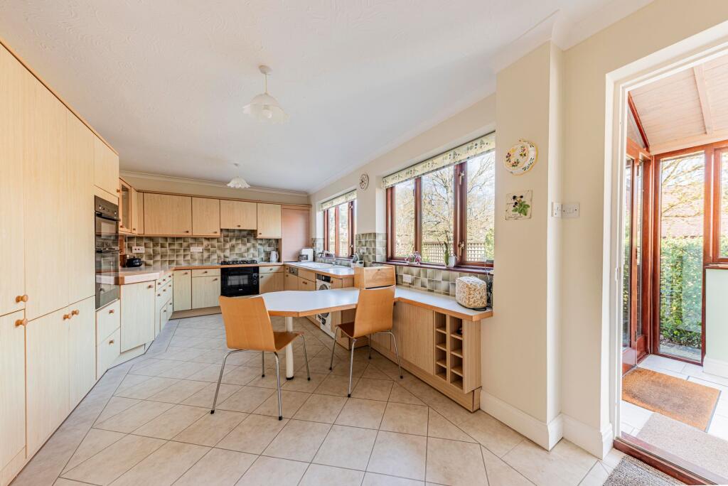 Kitchen/Dining Room (1)