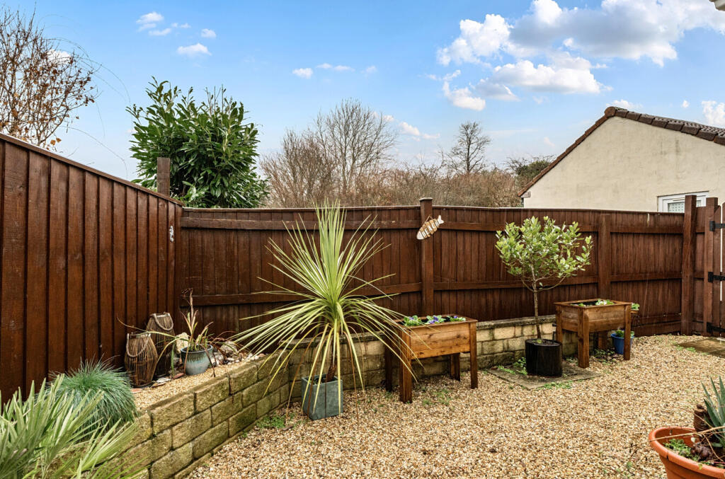 1387664-7-693fea6...