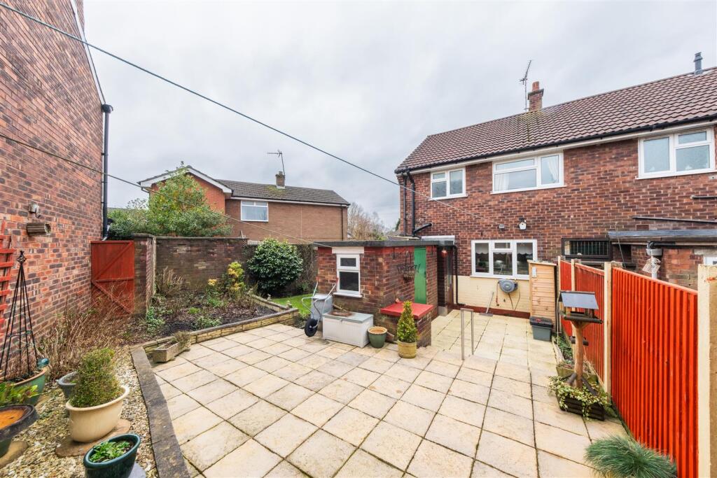 61 Blackcroft Avenue-021.jpg