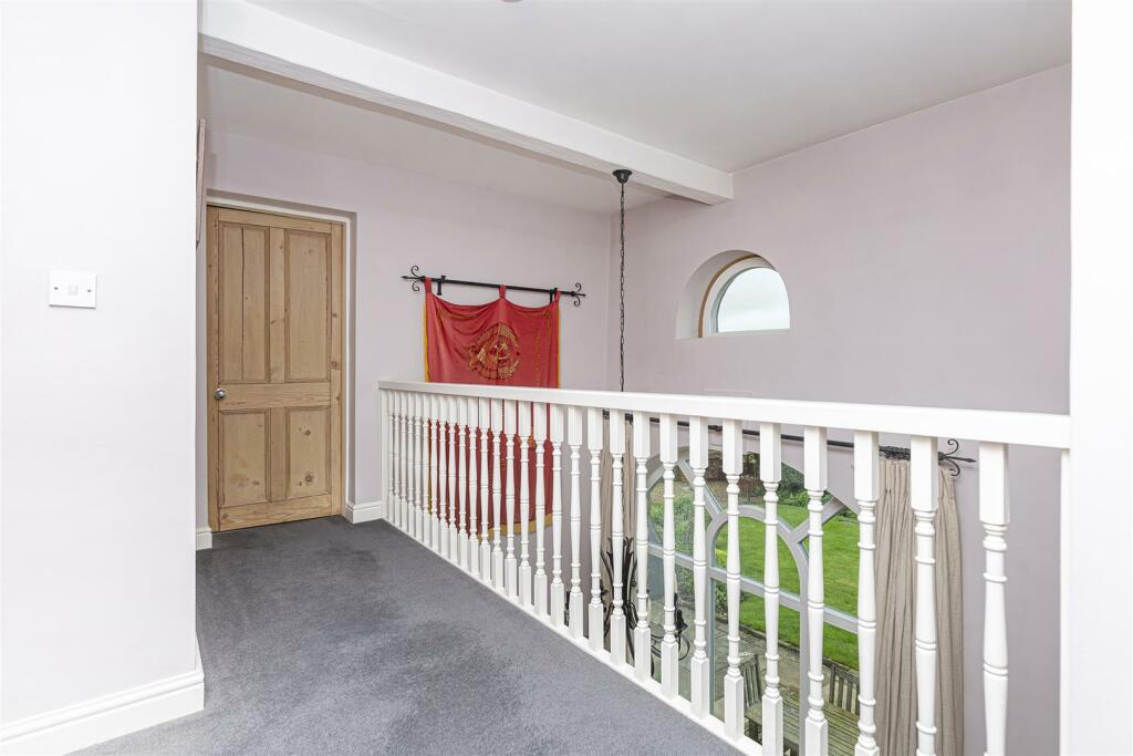 First Floor Galleried Landing