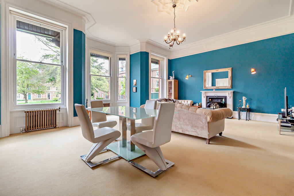 8592620-interior0...