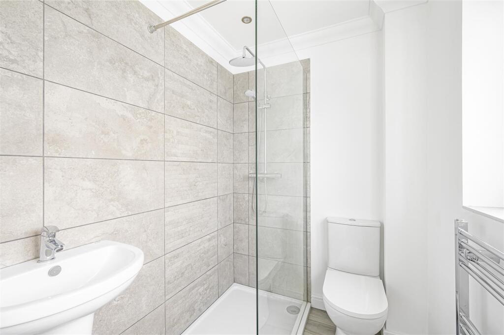 Ensuite Shower/WC