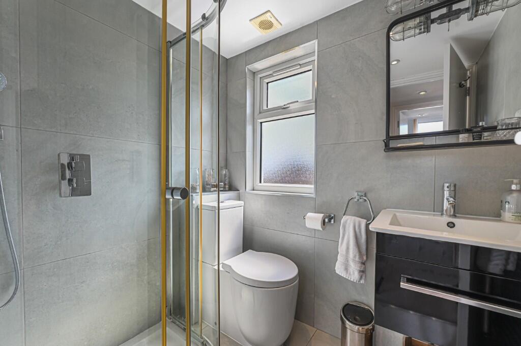 Top Floor Shower Roo