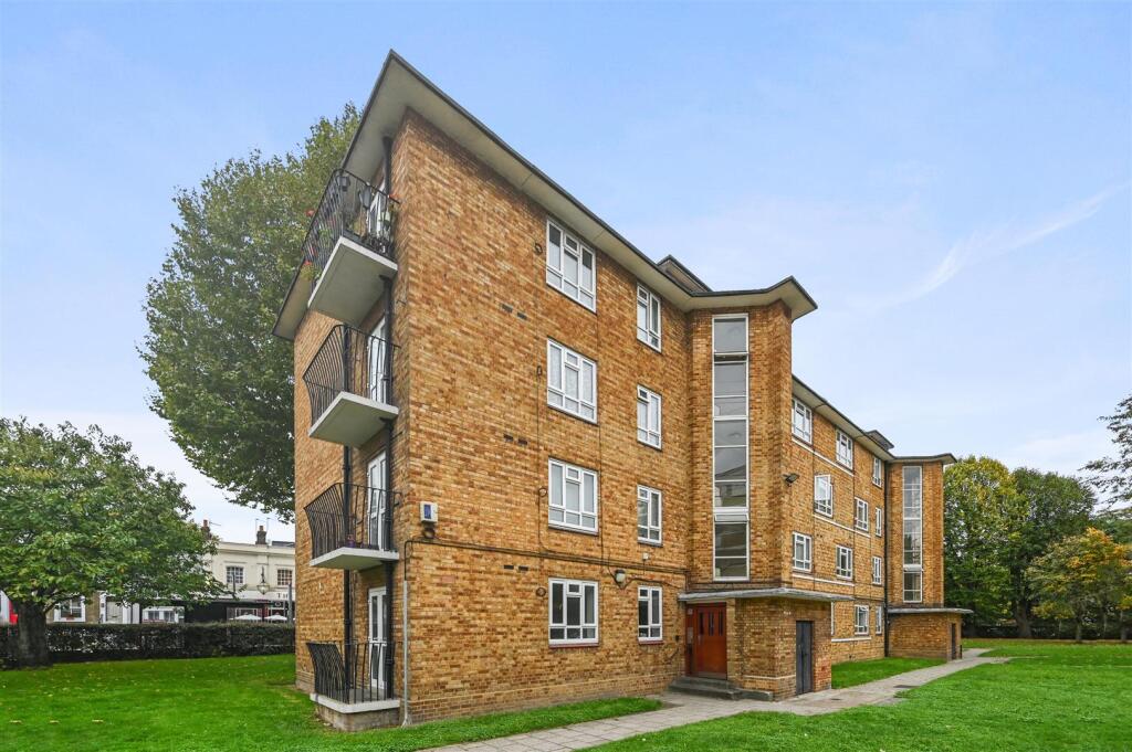 RCAR- kelmscott gardens7.JPG