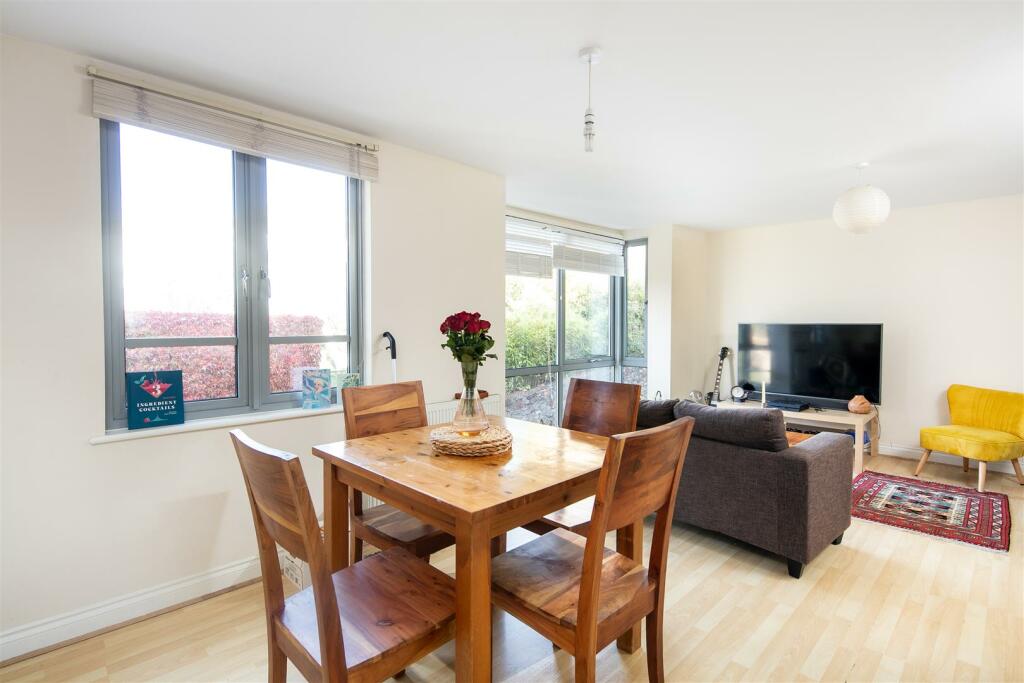 5 Wallace Place. -5.jpg