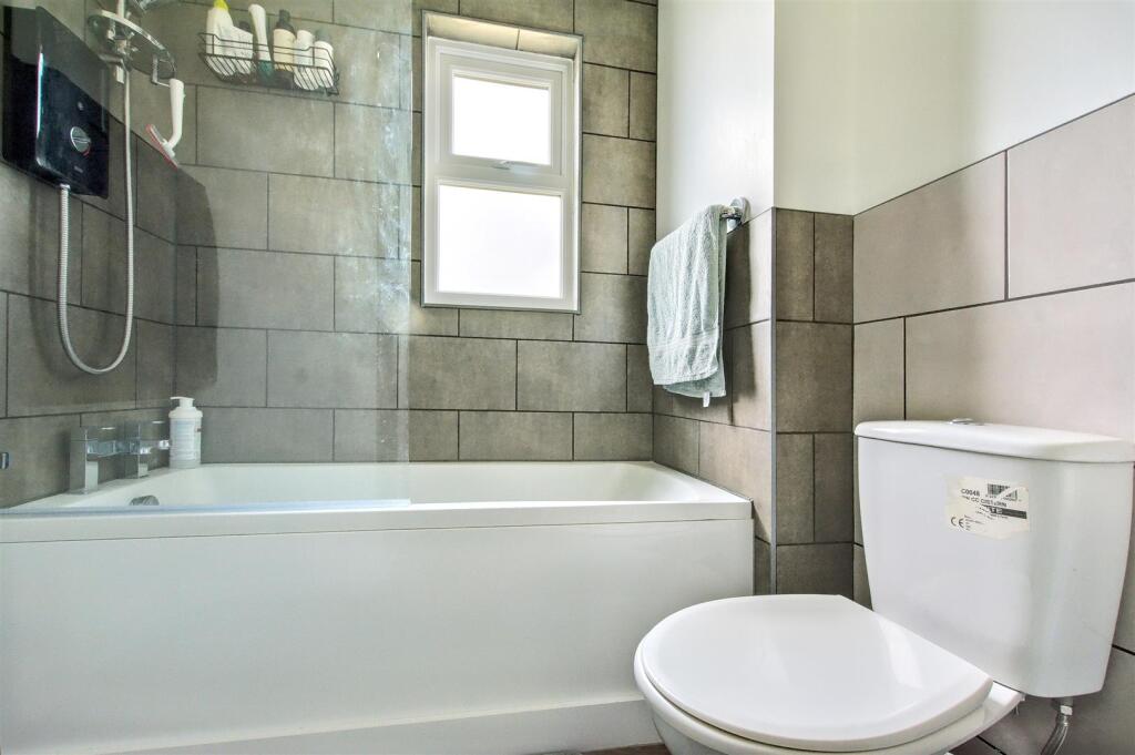 Bathroom_1.jpeg