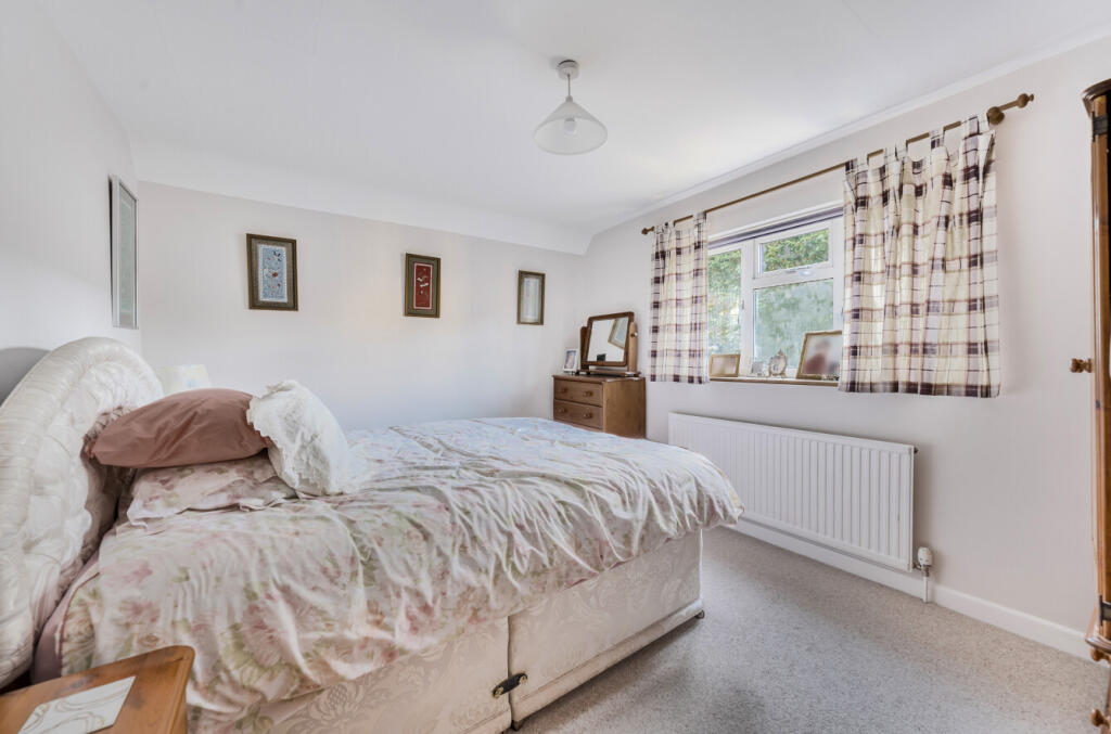 1360900-3-68daaaf...