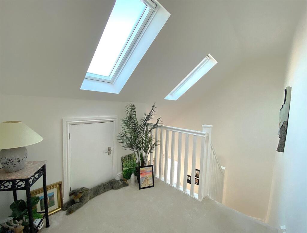56C Haslam Crescent - Landing.jpg