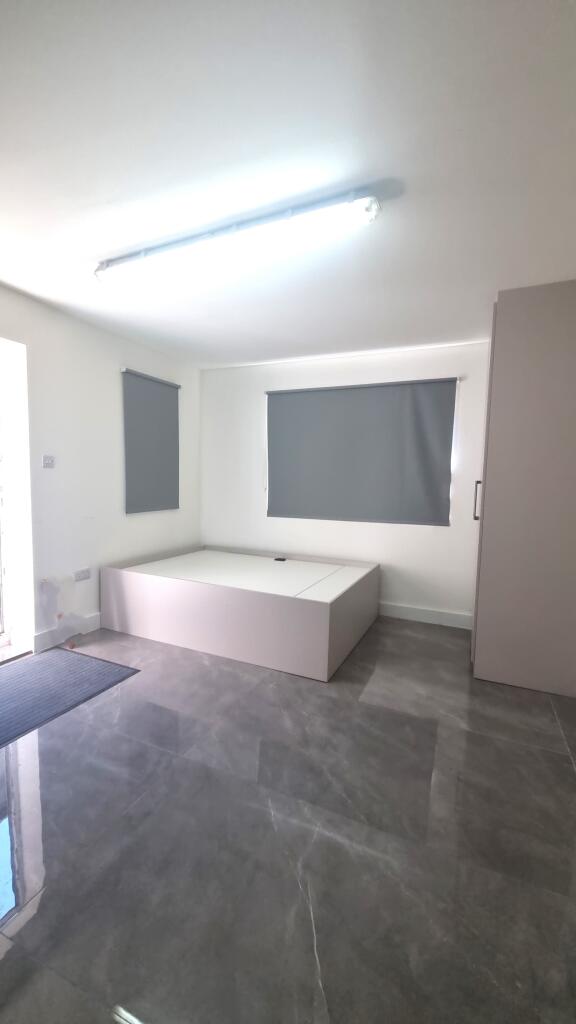 bedroom big full