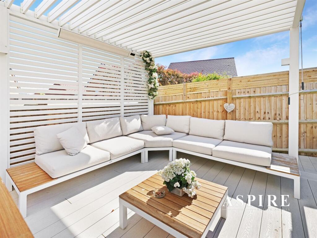 WhatsApp Image 2025-05-20 at 13.49.33 (3).jpg