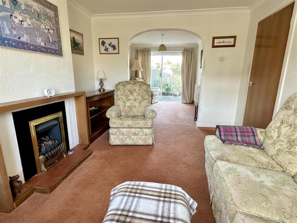 living room/dining room