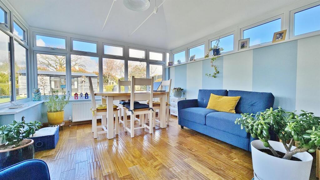 Conservatory/Dining Room