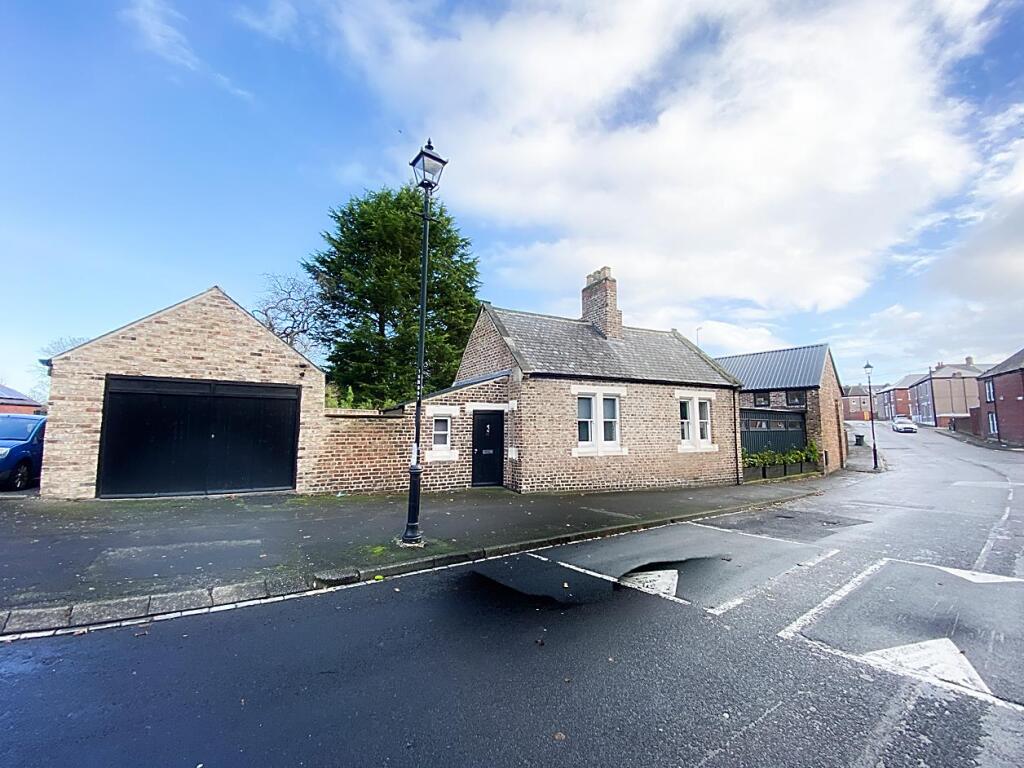 External, Garage &amp; Parking