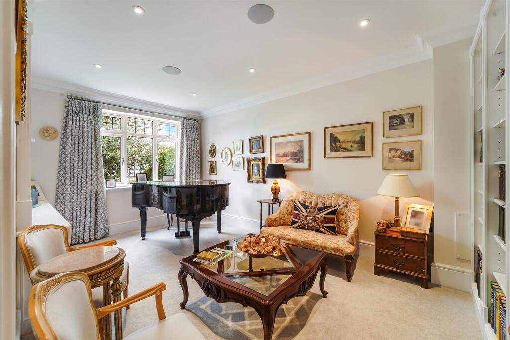 PINE HILL, 9, THORNHILL HOUSE (14).jpg